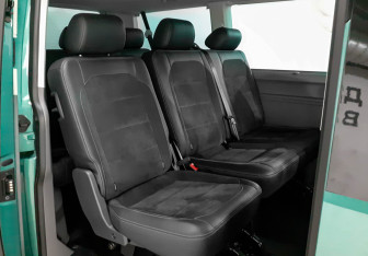 Подержанный автомобиль Volkswagen Caravelle 2022 года (10 фото)