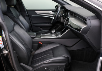 Подержанный автомобиль Audi A7 2019 года (12 фото)