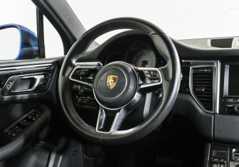 Подержанный автомобиль Porsche Macan 2014 года (43 фото)