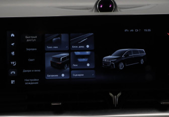 Подержанный автомобиль Voyah Dream 2023 года (17 фото)