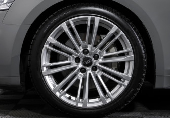 Подержанный автомобиль Audi A5 Coupe 2018 года (25 фото)