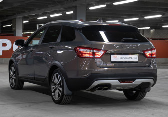 Подержанный автомобиль LADA (ВАЗ) Vesta Wagon 2017 года (25 фото)