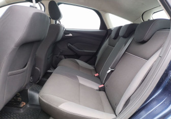 Подержанный автомобиль Ford Focus Hatchback 2012 года (11 фото)