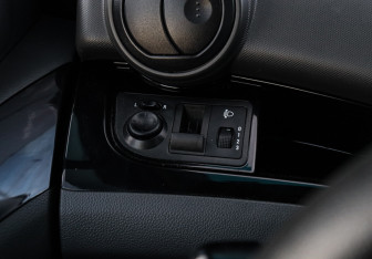 Подержанный автомобиль Chevrolet Spark 2012 года (17 фото)