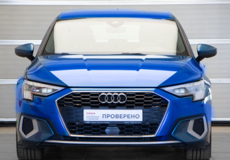 Подержанный автомобиль Audi A3 Hatchback 2022 года (2 фото)