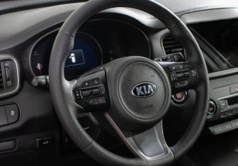 Подержанный автомобиль Kia Sorento 2017 года (13 фото)