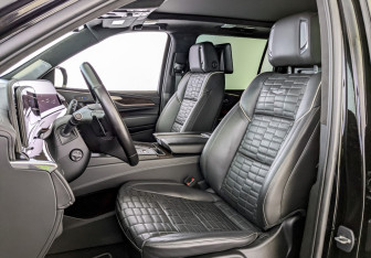 Подержанный автомобиль Cadillac Escalade Suv 2023 года (22 фото)