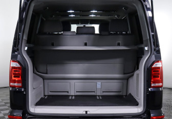 Подержанный автомобиль Volkswagen Multivan 2015 года (19 фото)