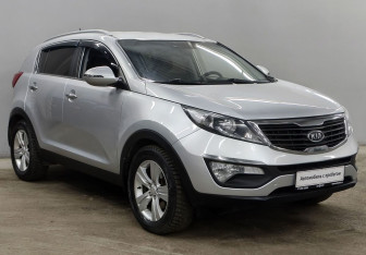 Подержанный автомобиль Kia Sportage 2012 года (3 фото)