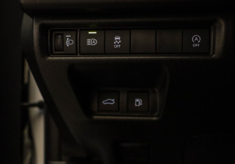 Подержанный автомобиль Toyota Camry Sedan 2024 года (9 фото)