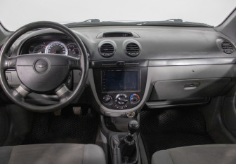 Подержанный автомобиль Chevrolet Lacetti Wagon 2006 года (13 фото)