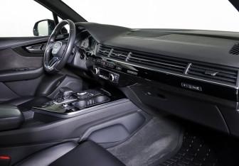 Подержанный автомобиль Audi Q7 2018 года (11 фото)