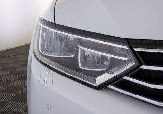 Подержанный автомобиль Volkswagen Passat Sedan 2018 года (11 фото)