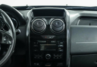 Подержанный автомобиль Renault Duster 2015 года (10 фото)