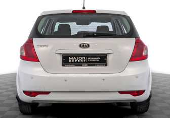 Подержанный автомобиль Kia Ceed Hatchback 2010 года (6 фото)