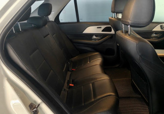 Подержанный автомобиль Mercedes-Benz GLE 2020 года (10 фото)