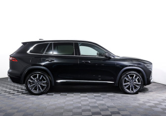 Подержанный автомобиль Geely Monjaro 2023 года (4 фото)