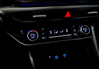 Подержанный автомобиль Hyundai Sonata 2022 года (30 фото)