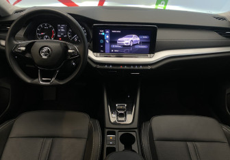 Подержанный автомобиль Skoda Octavia Liftback 2021 года (10 фото)
