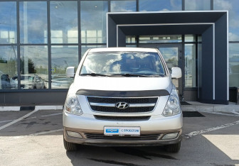 Подержанный автомобиль Hyundai Grand Starex 2009 года (2 фото)