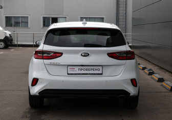 Подержанный автомобиль Kia Ceed Hatchback 2018 года (6 фото)