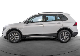 Подержанный автомобиль Volkswagen Tiguan 2019 года (8 фото)
