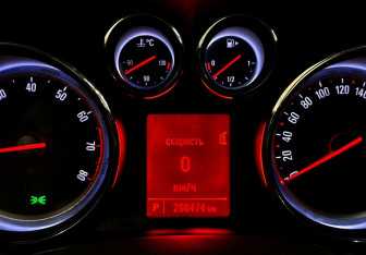 Подержанный автомобиль Opel Astra Wagon 2013 года (16 фото)