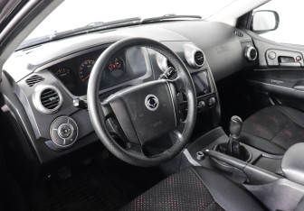 Подержанный автомобиль SsangYong Actyon Sports 2011 года (7 фото)