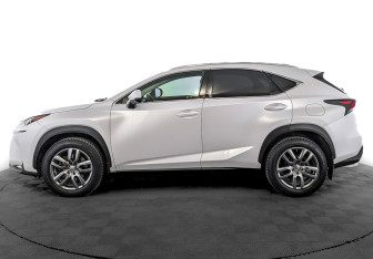 Подержанный автомобиль Lexus NX 2015 года (8 фото)