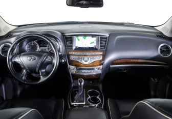Подержанный автомобиль Infiniti QX60 2019 года (14 фото)
