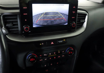 Подержанный автомобиль Kia Ceed Wagon 2020 года (12 фото)