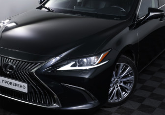 Подержанный автомобиль Lexus ES 2020 года (22 фото)