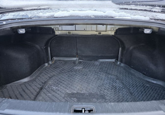 Подержанный автомобиль Kia Magentis 2010 года (17 фото)