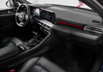 Подержанный автомобиль Kia K5 2021 года (9 фото)