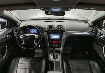 Подержанный автомобиль Ford Mondeo Sedan 2013 года (11 фото)