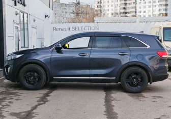 Подержанный автомобиль Kia Sorento 2017 года (8 фото)