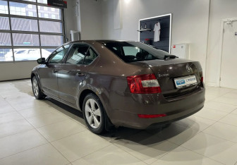 Подержанный автомобиль Skoda Octavia Liftback 2013 года (6 фото)