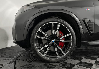 Подержанный автомобиль BMW X5 2024 года (7 фото)