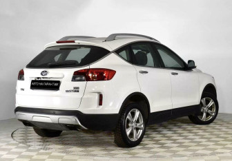 Подержанный автомобиль FAW Besturn X80 2017 года (3 фото)
