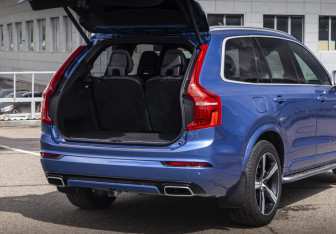 Подержанный автомобиль Volvo XC90 2019 года (25 фото)