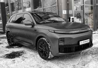 Подержанный автомобиль LiXiang L7 2024 года (3 фото)