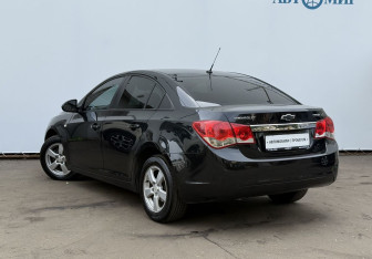 Подержанный автомобиль Chevrolet Cruze Sedan 2012 года (7 фото)