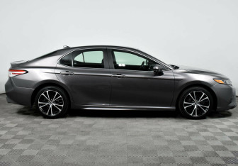 Подержанный автомобиль Toyota Camry Sedan 2020 года (4 фото)