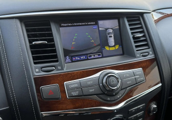 Подержанный автомобиль Infiniti QX80 2016 года (14 фото)