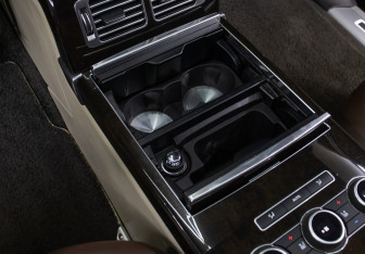 Подержанный автомобиль Land Rover Range Rover 2016 года (19 фото)