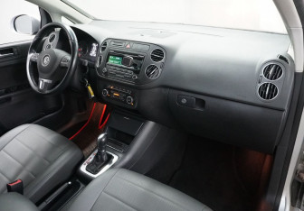 Подержанный автомобиль Volkswagen Golf Plus 2012 года (9 фото)