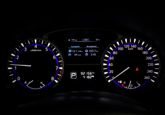 Подержанный автомобиль Infiniti QX60 2016 года (20 фото)