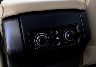 Подержанный автомобиль Toyota Land Cruiser Prado 2021 года (29 фото)