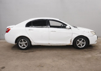 Подержанный автомобиль Geely Emgrand EC7 Sedan 2013 года (4 фото)