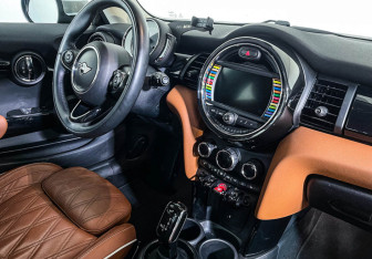 Подержанный автомобиль MINI Hatch 2020 года (9 фото)